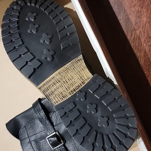 Steve Madden Bandit Black Leather Buckle Boots - Picture 3 of 6